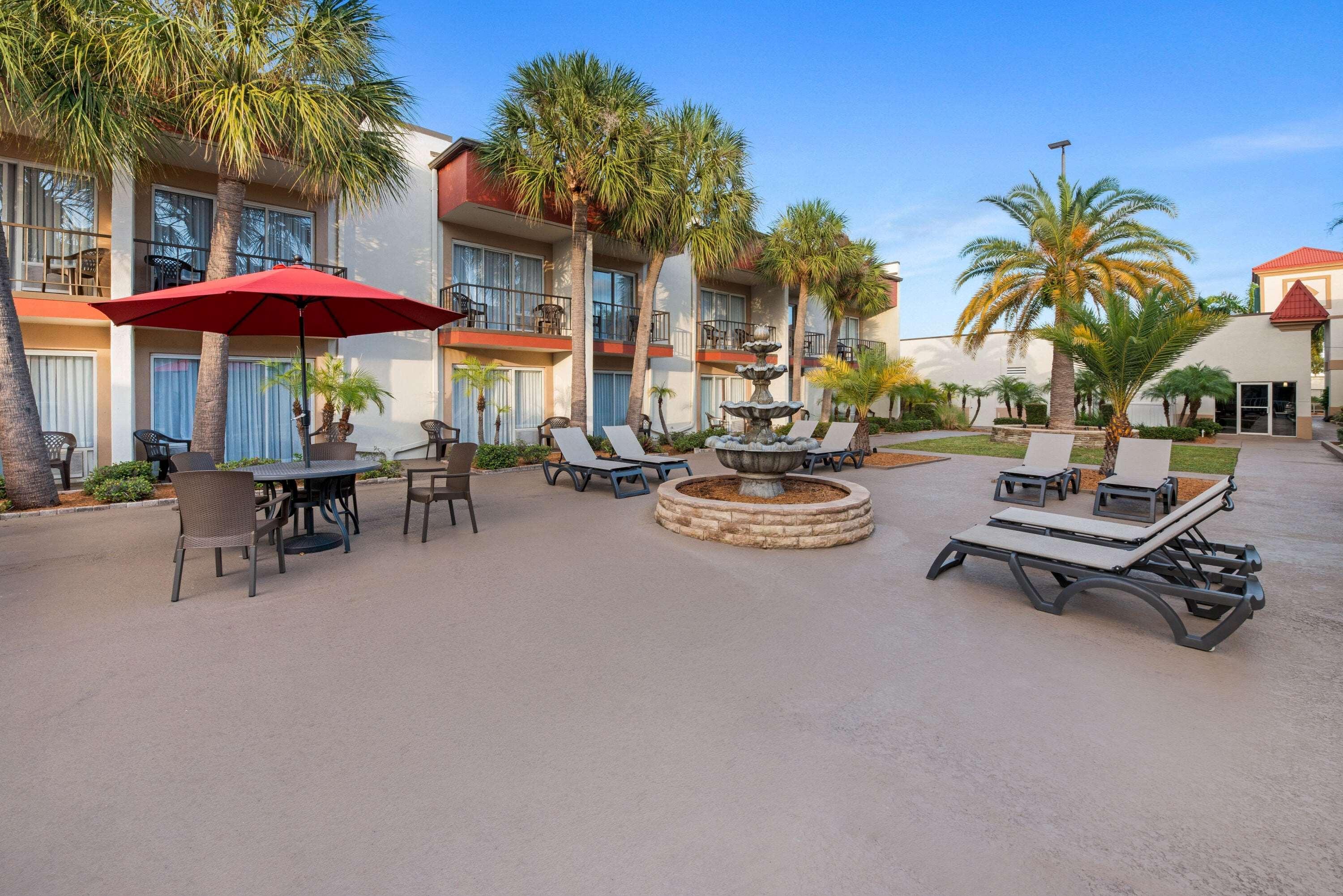 La Quinta By Wyndham Clearwater Central Exterior foto